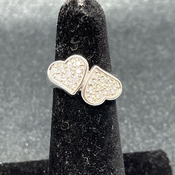 Diamond Hearts Ring - Picture 7 of 9